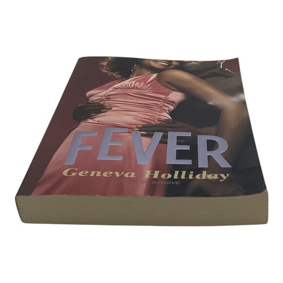 Fever By Geneva Holliday 2006 Paperback Novel Book First Edition - Picture 7 of 10